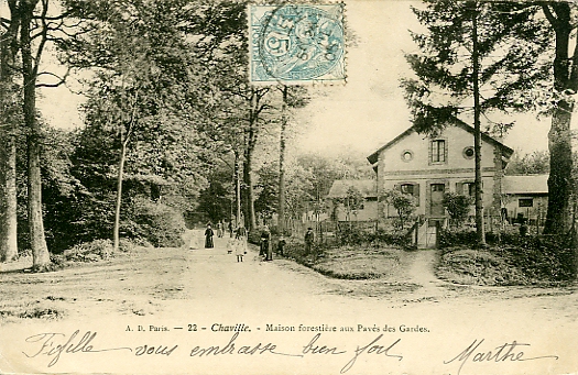 La maison forestière de Chaville, en bordure de la route des Gardes. CPA circulée.