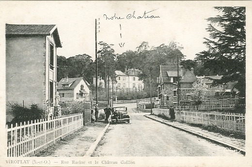 Dans les années 20, le bas de la rue Molière commence à se border de pavillons. En haut, le château Gaillon domine le village. Un territorial qui y est cantonné (voir témoignage) a mis la mention 