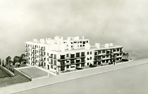 Maquette d’un des immeubles construit dans les années 60 entre la voie ferré et l’avenue Gaston Boissier. Carte-photo non circulée.