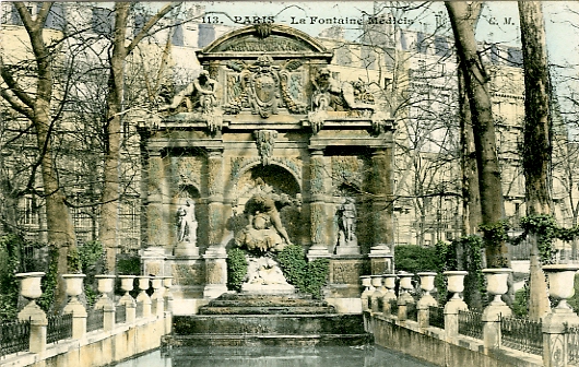 Fontaine Médicis dans les Jardins du Luxembourg.