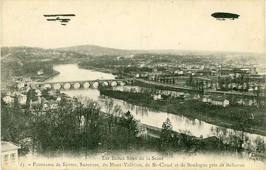 Panorama de la Seine au Pont de Svres. Un avion et un ballon ont t ajouts. CPA (coll. prive)