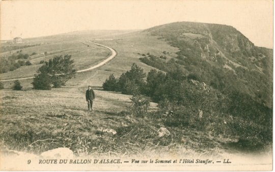 Montée vers le Ballon par la route sud (Belfort, Giromagny. CPA édition LL, n° 9 série Route des Ballons. Coll. Pers..