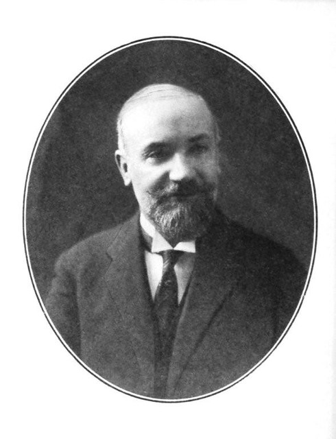 Alexandre Bénazet. Maire de Viroflay de 1925 à 1935. (C) Archives municipales. DR