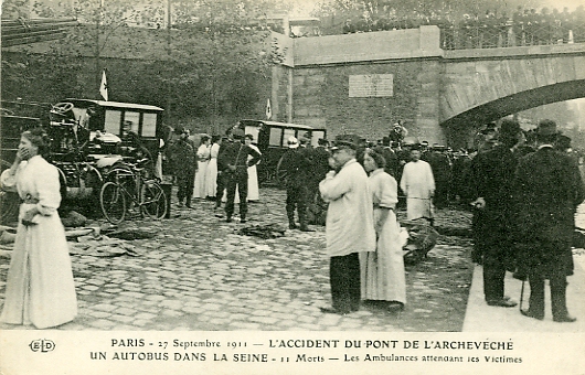 L’accident d’omnibus du 27 septembre 1911. E. Le Deley, imprimeur-éditeur à Paris. Carte n’ayant pas circulé .