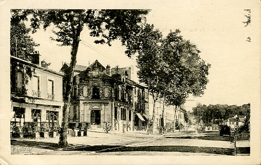 L’ancienne poste de Chaville, en face de l’église et du marché